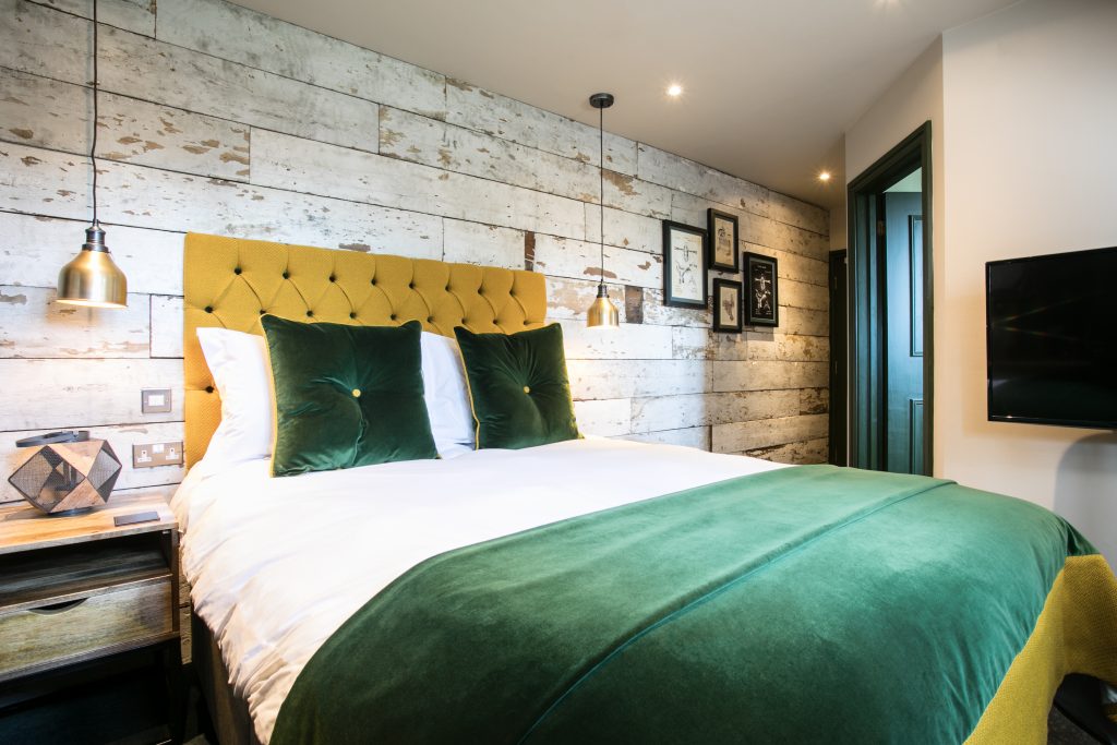 Sunday Dinner, Bed and Breakfast Stay The Green Dragon Inn